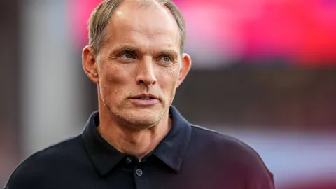 曼联力克埃弗顿，拉什福德双响助阵挑战阿莫林新标杆